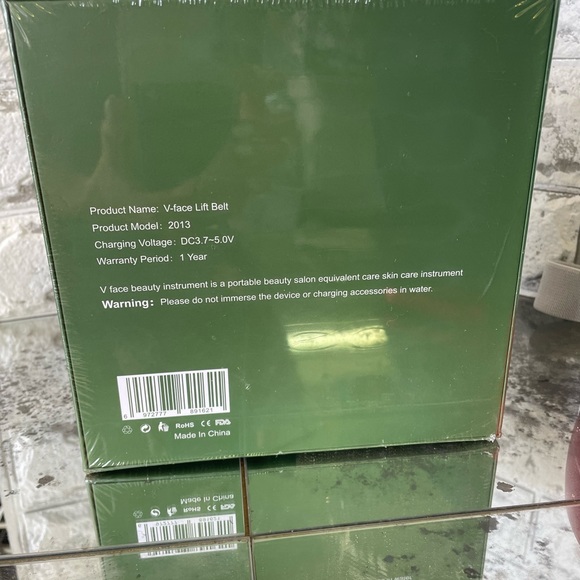 6 Mode PHOTO FACIAL WITH REMOTE - Picture 3 of 3